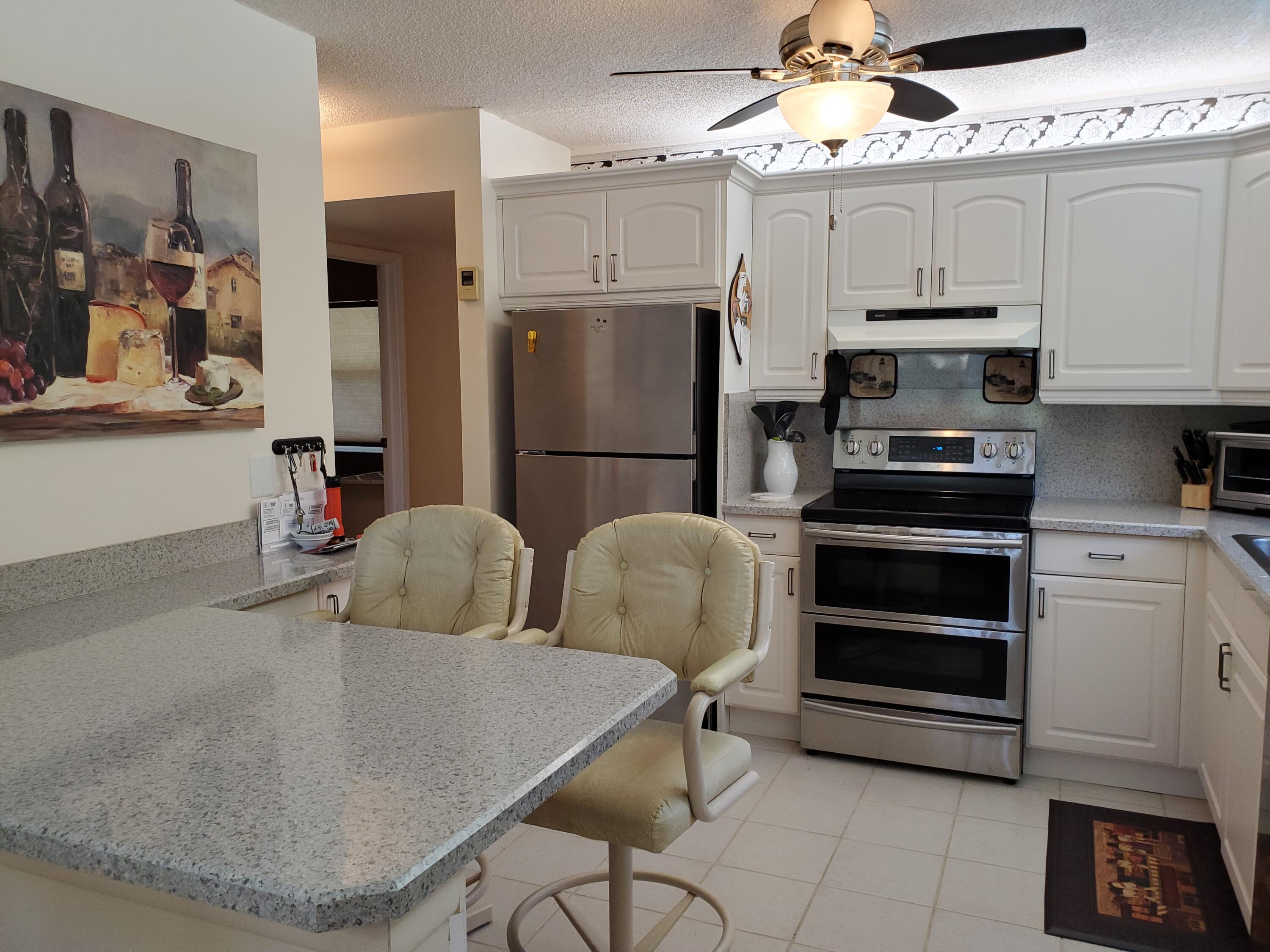 717 Highway 1, Unit 707 Jupiter, FL 33477 - Photo 3 of 30 Kitchen