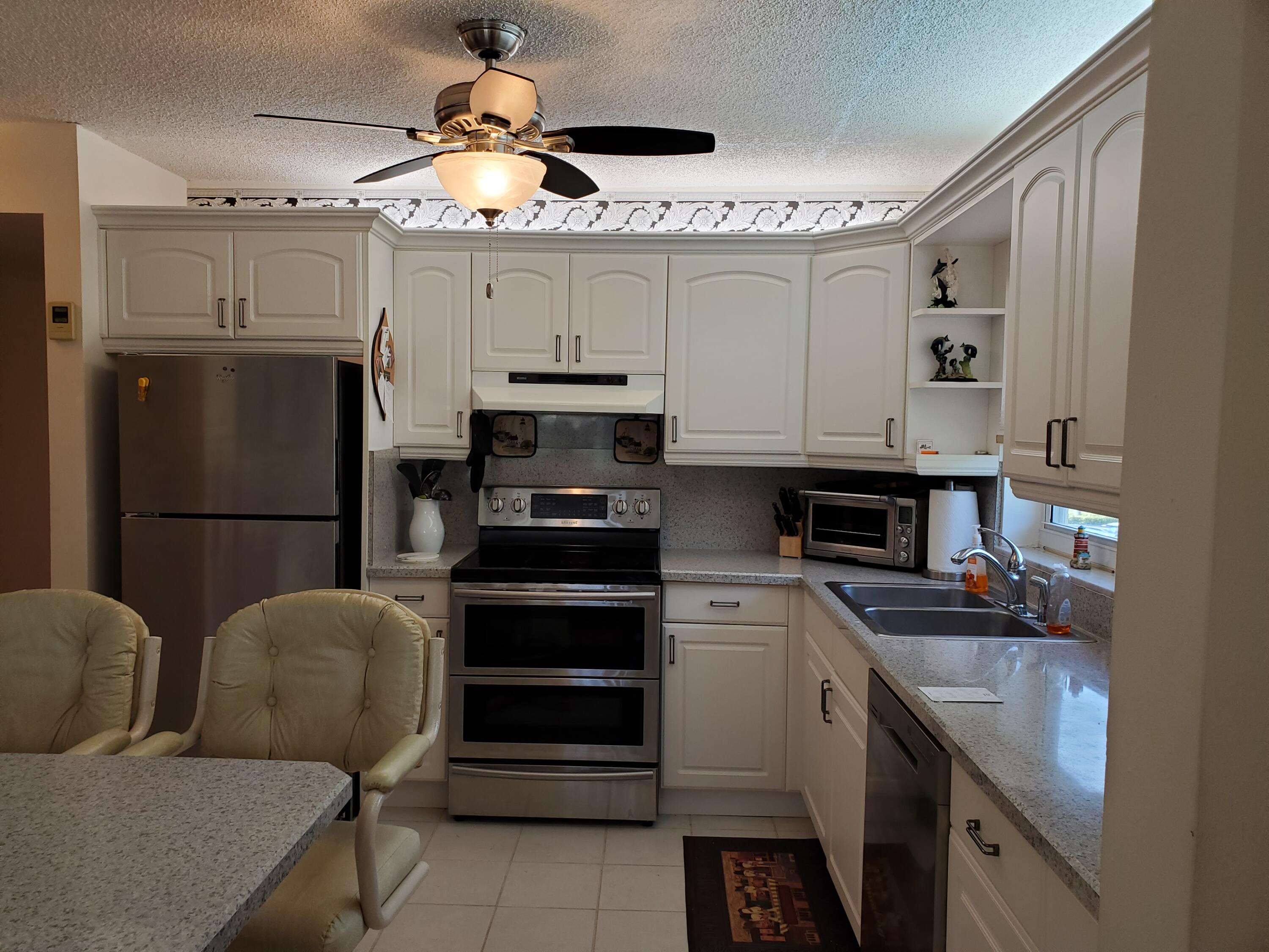 717 Highway 1, Unit 707 Jupiter, FL 33477 - Photo 5 of 30 Kitchen