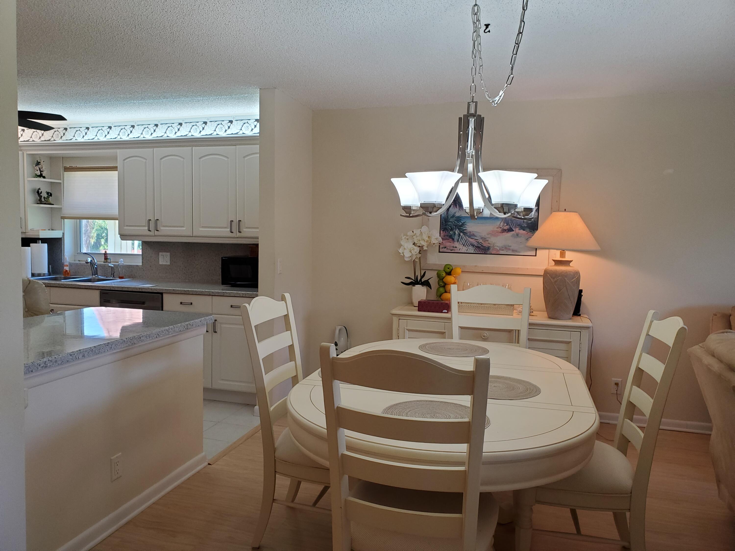 717 Highway 1, Unit 707 Jupiter, FL 33477 - Photo 7 of 30 Dining area
