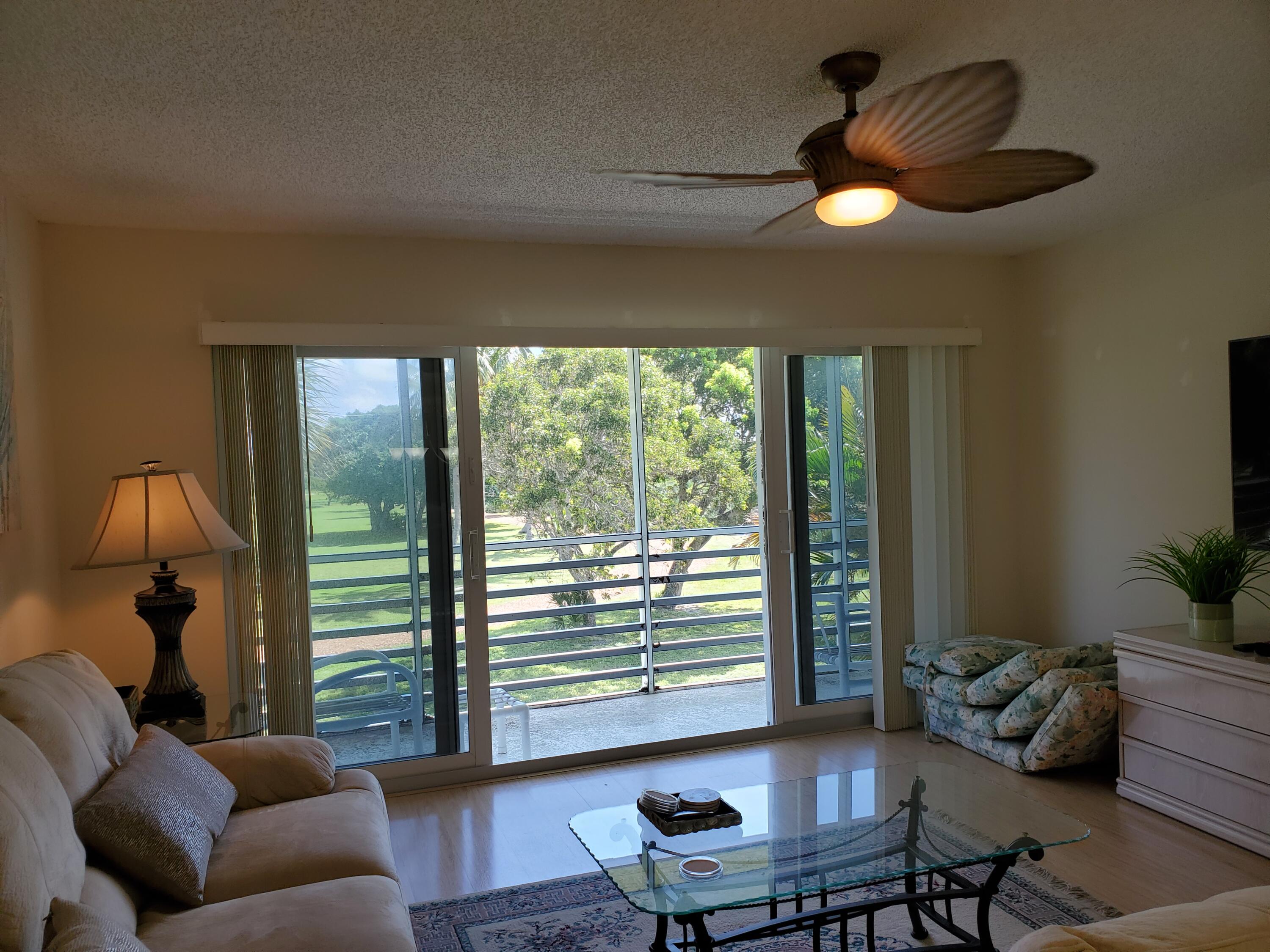 717 Highway 1, Unit 707 Jupiter, FL 33477 - Photo 10 of 30 Living room