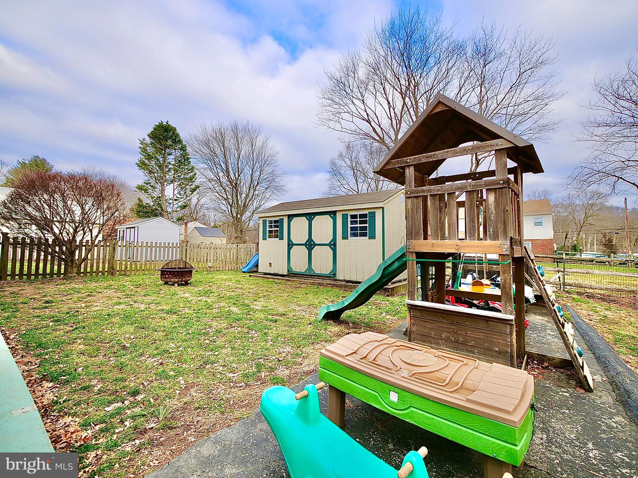 27 Willow Road Wallingford, PA 19086 - Photo 31 of 33 Back Yard w/ Shed & Patio Area