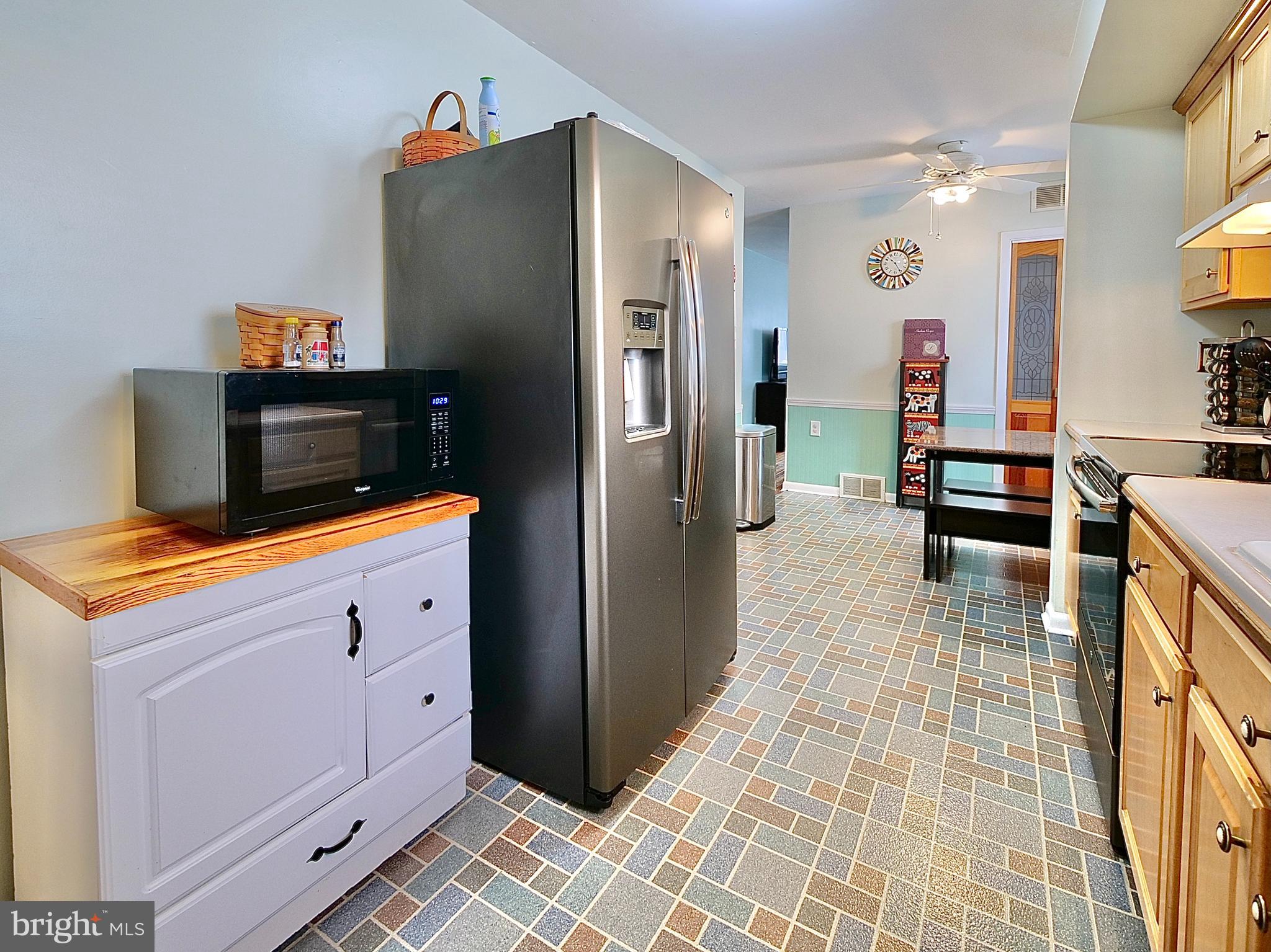 27 Willow Road Wallingford, PA 19086 - Photo 6 of 33 Main Floor - Kitchen