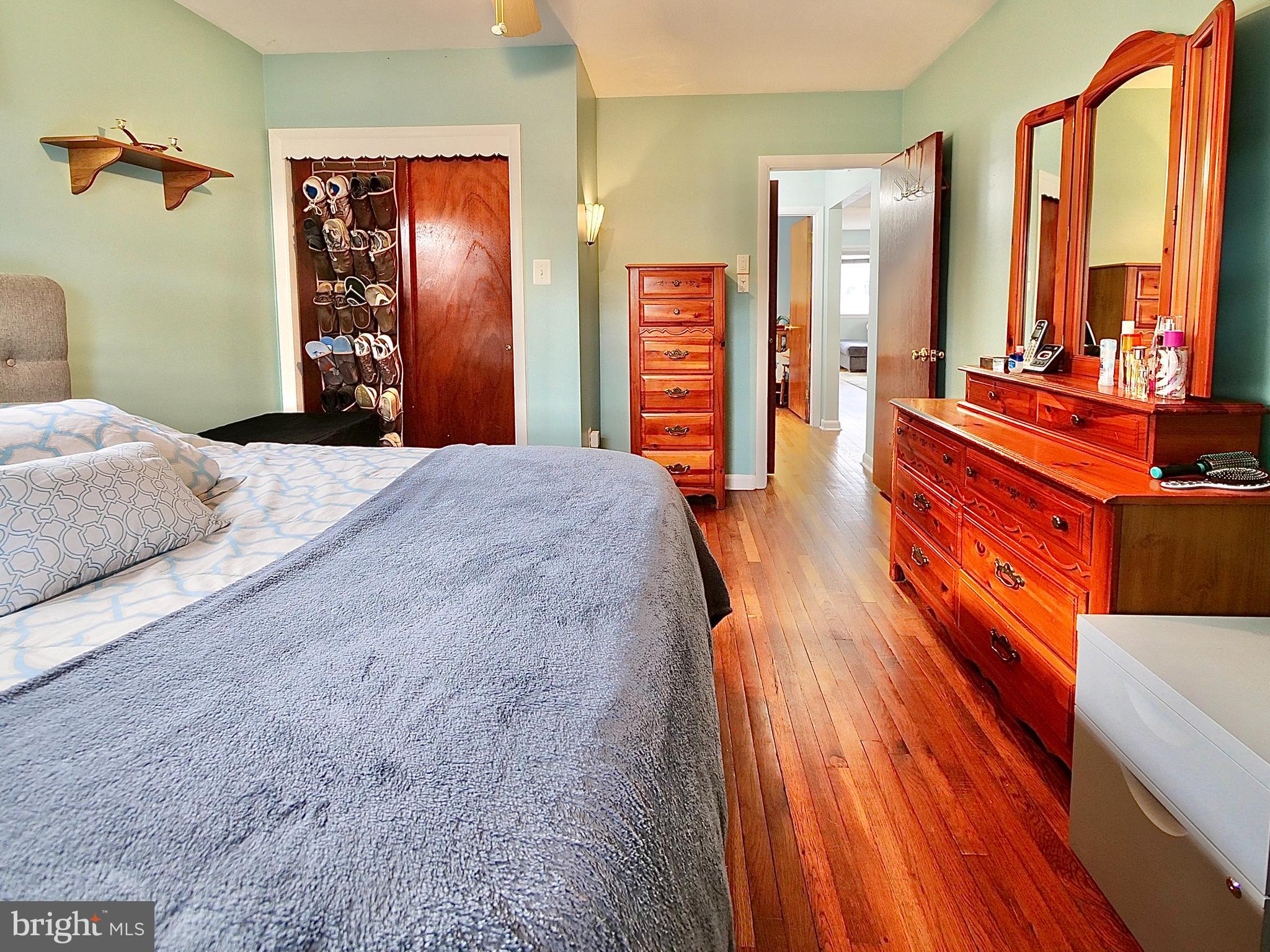 27 Willow Road Wallingford, PA 19086 - Photo 8 of 33 Main Floor - Master Bedroom