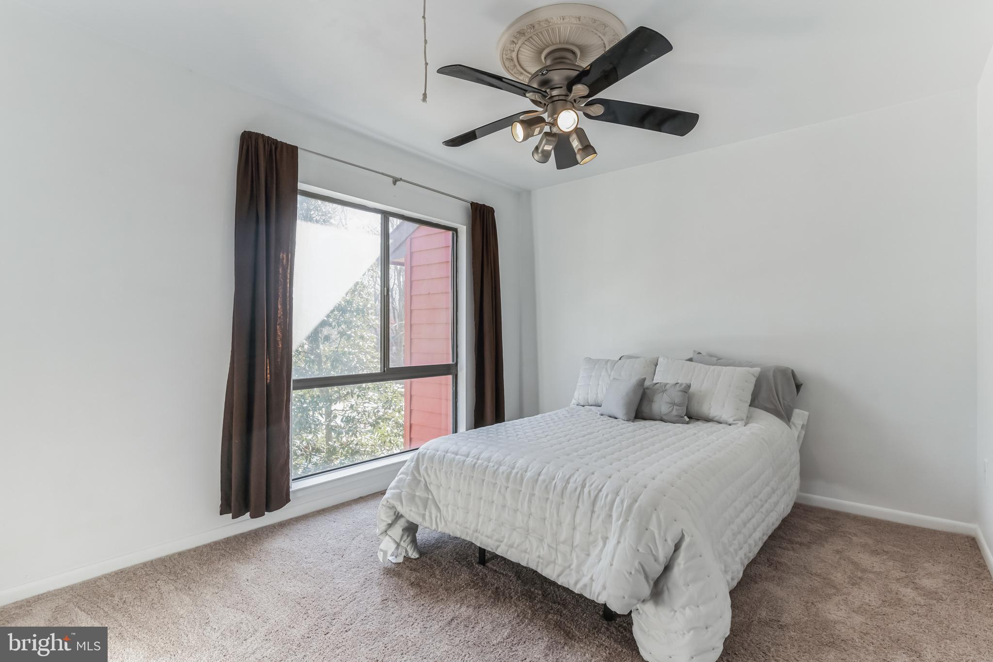 11507 Buttonwood Court Reston, VA 20191 - Photo 17 of 32 Second bedroom