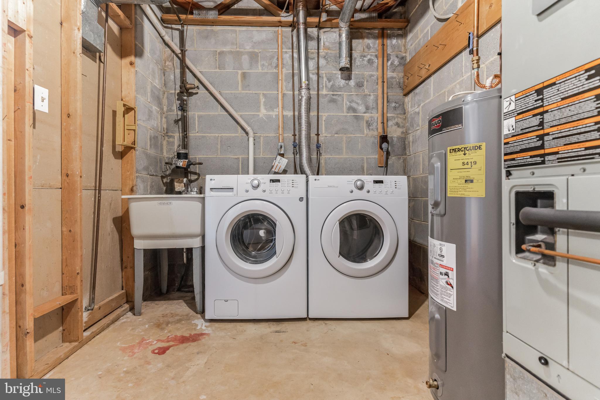 11507 Buttonwood Court Reston, VA 20191 - Photo 24 of 32 Utility room and laundry area