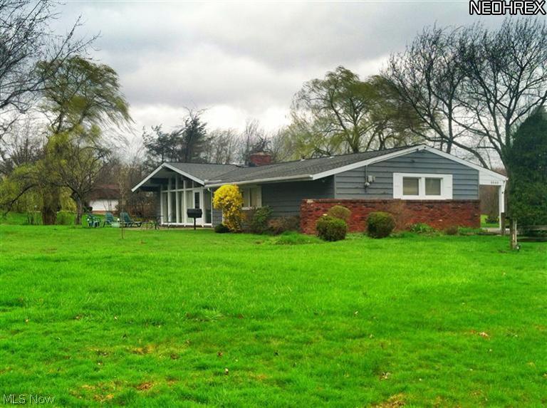 3040 Bremerton Road Cleveland, OH 44124 - Photo 2 of 8