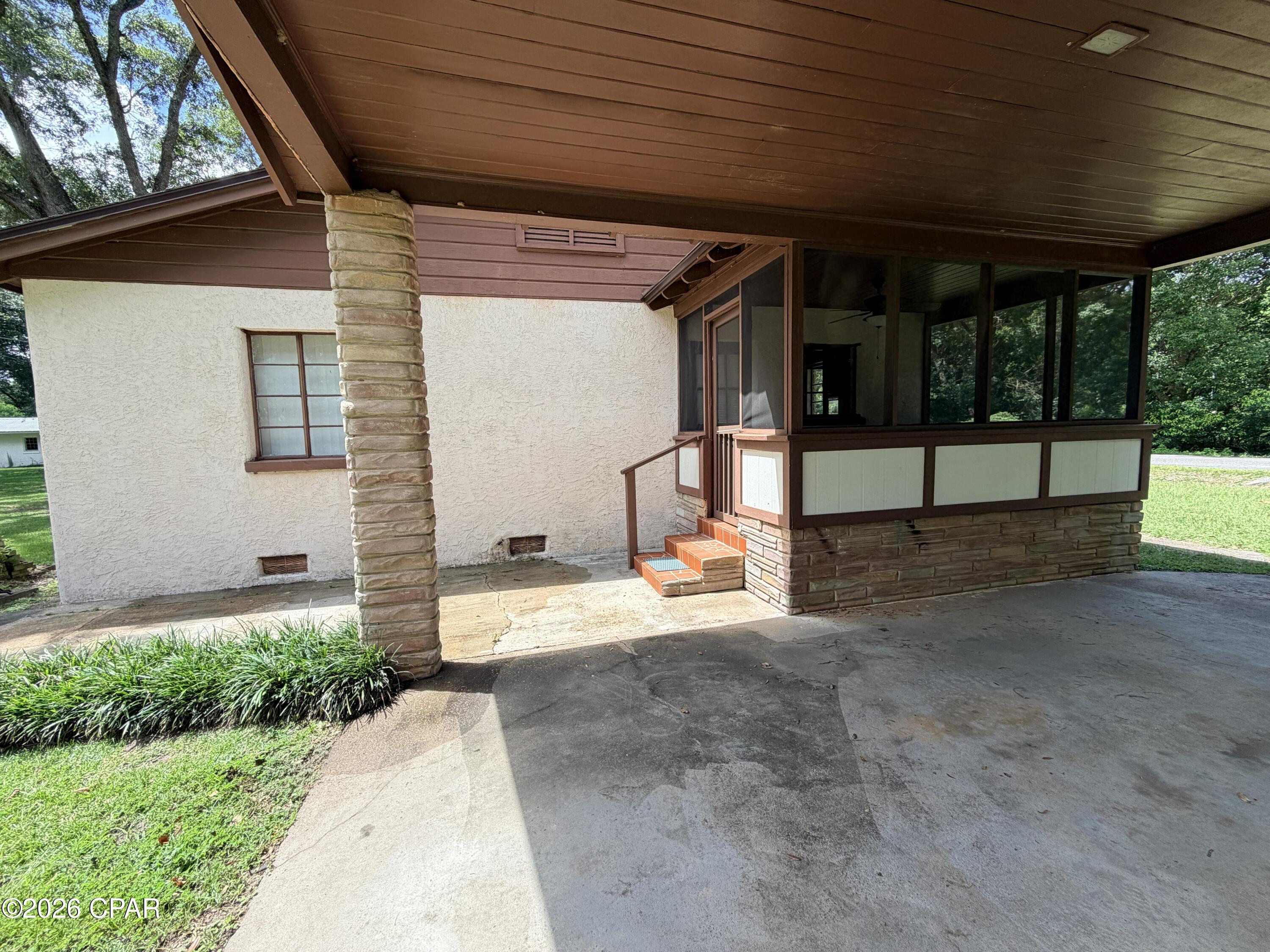 2046 Finley Avenue Grand Ridge, FL 32442 - Photo 25 of 29 Gallery Image 25