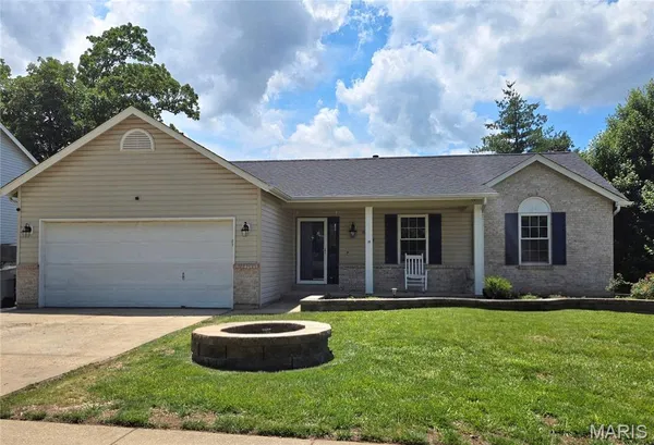 $360,000 | 828 Sherwood Forest Court, O'Fallon, MO 63366