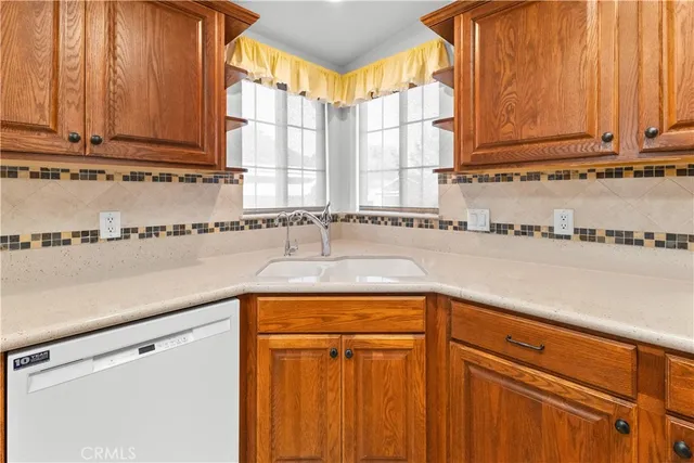 $445,000 | 140 West Pioneer Avenue, Unit 100, Redlands, CA 92374