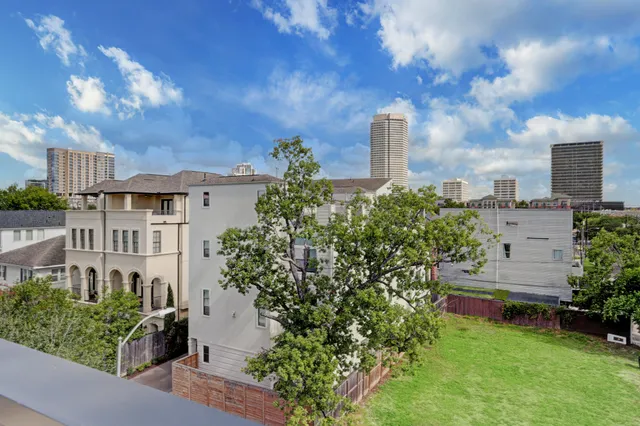 $5,200 | 1402 Eberhard Street, Houston, TX 77019