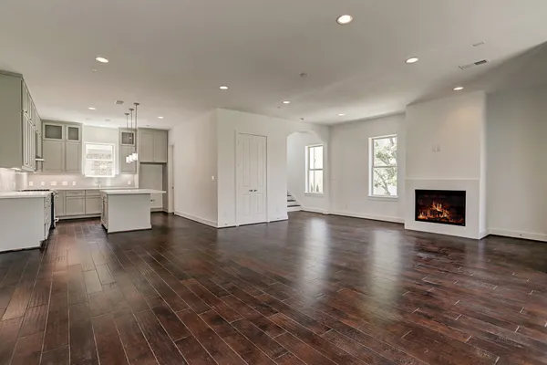 $4,850 | 1402 Eberhard Street, Houston, TX 77019