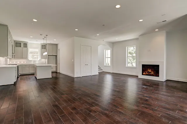 $5,200 | 1402 Eberhard Street, Houston, TX 77019