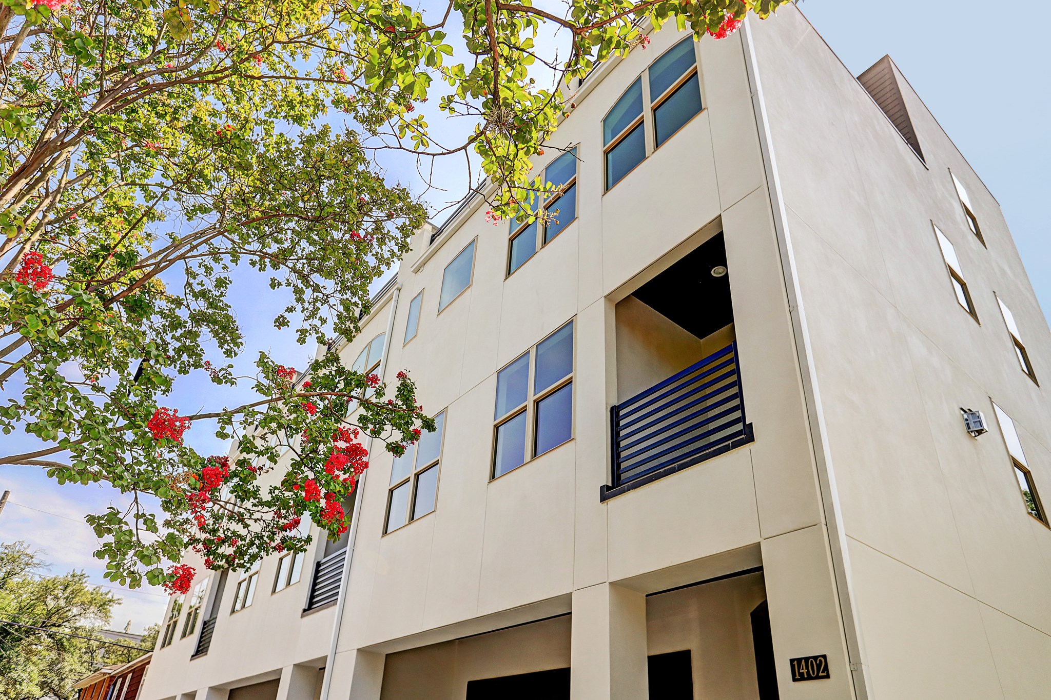 1402 Eberhard Street Houston, TX 77019 - Photo 7 of 50 THE SECOND FLOOR BALCONY IS THE PERFECT SETTING FOR RELAXING AND UNWINDING!