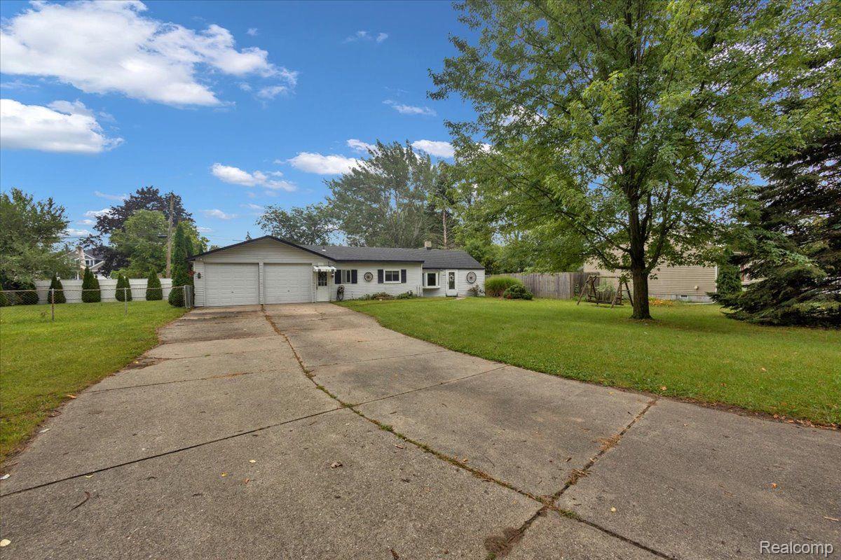 3003 Longview Avenue Rochester, MI 48307 - Photo 2 of 29