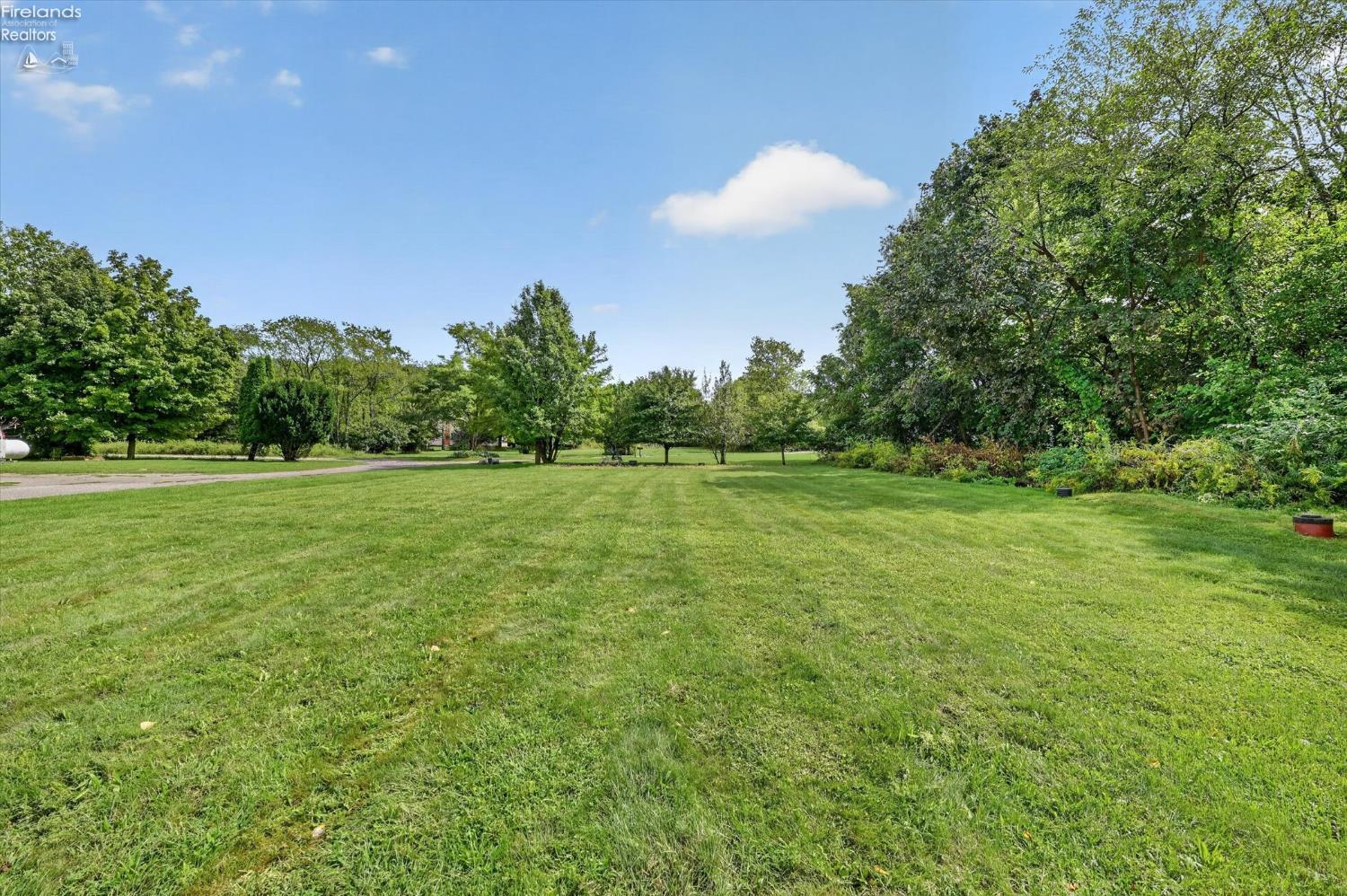 1210 Put-In-Bay Road Put In Bay, OH 43456 - Photo 29 of 33 Gallery Image 29