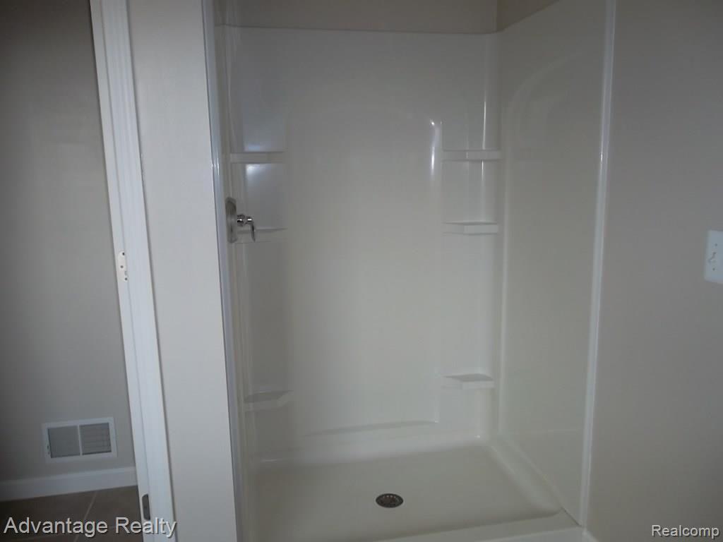 8415 Short Road Columbus, MI 48063 - Photo 10 of 17 SAM_0665.jpg