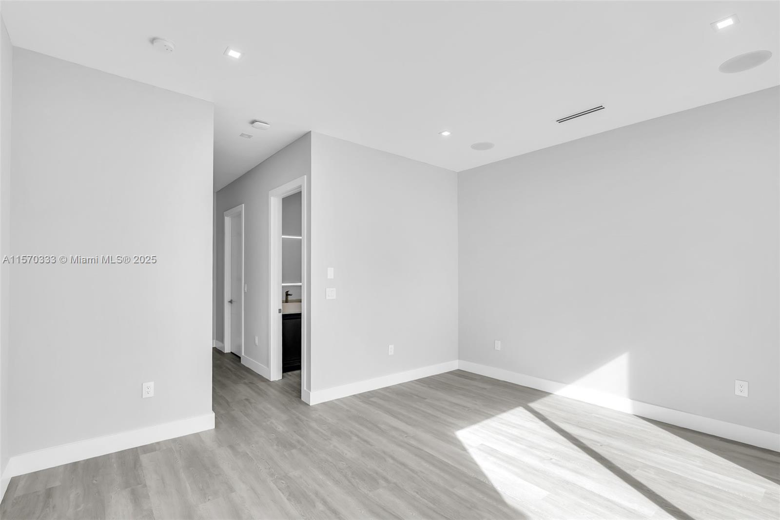 808 Southwest 9th Street, Unit 808A Fort Lauderdale, FL 33315 - Photo 23 of 30 a view of room