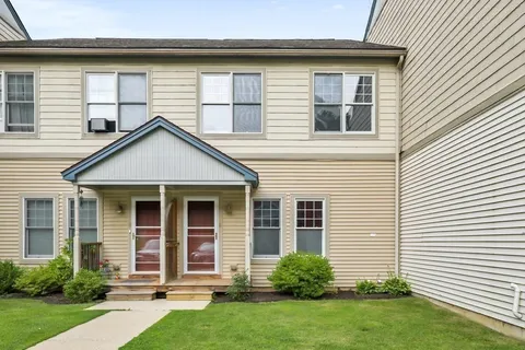 $390,000 | 6 Rose Court West, Unit 6, Great Barrington, MA 01230