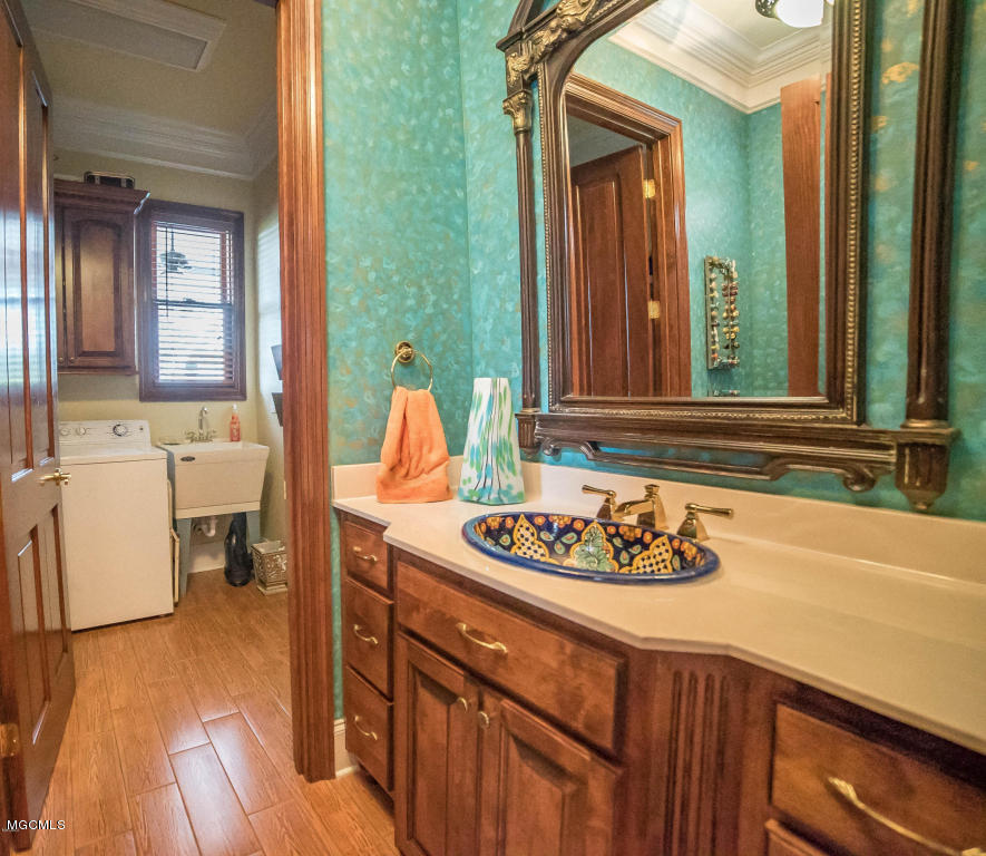 13912 John Clark Road Gulfport, MS 39503 - Photo 25 of 28 Half bath