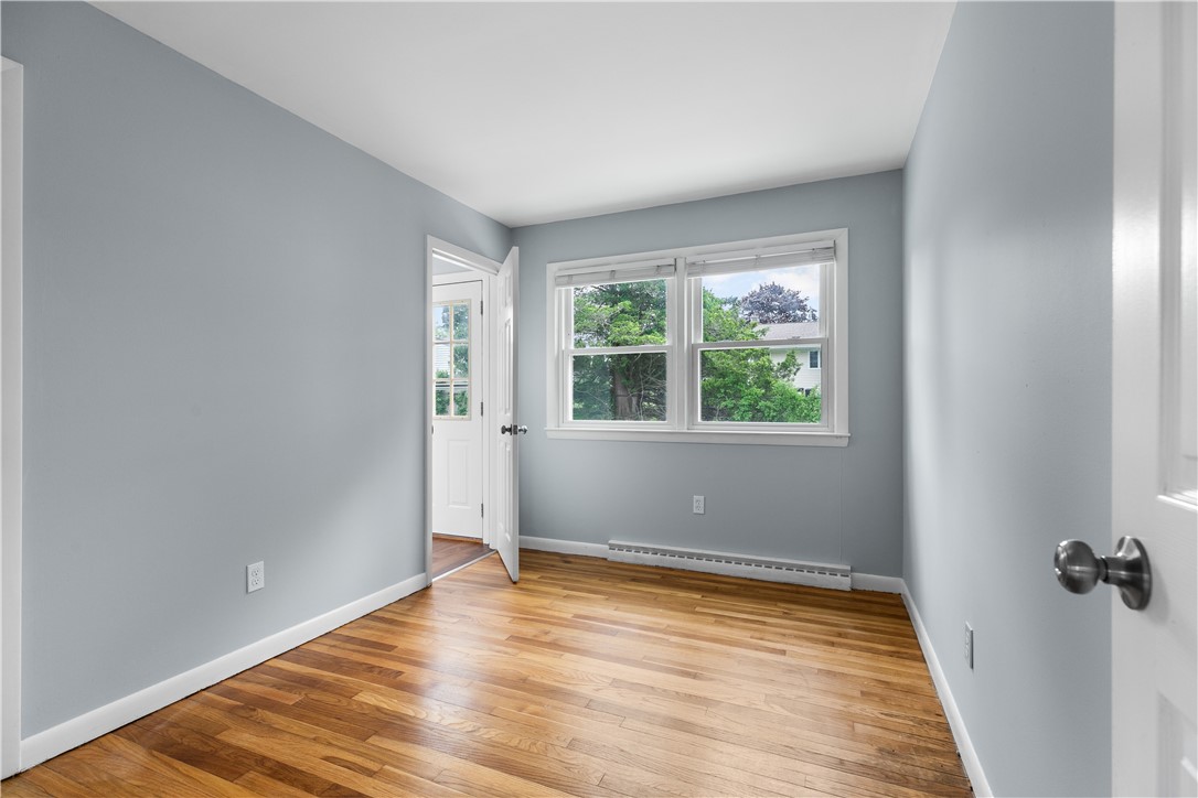 14 Wilson Road Middletown, RI 02842 - Photo 13 of 40