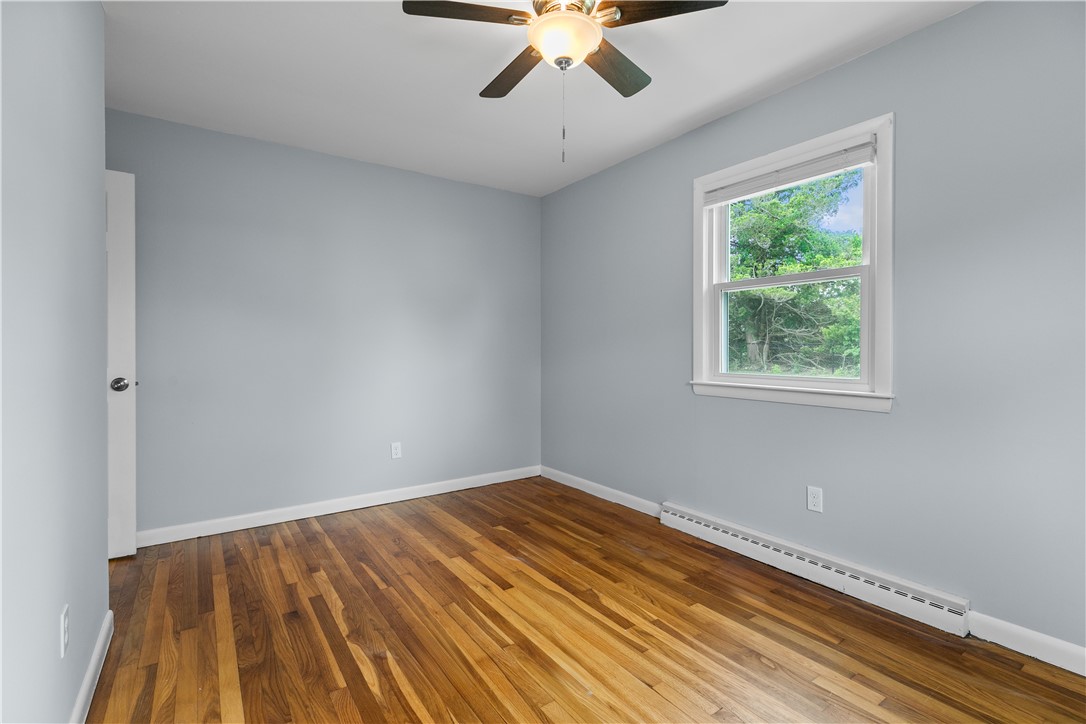 14 Wilson Road Middletown, RI 02842 - Photo 17 of 40