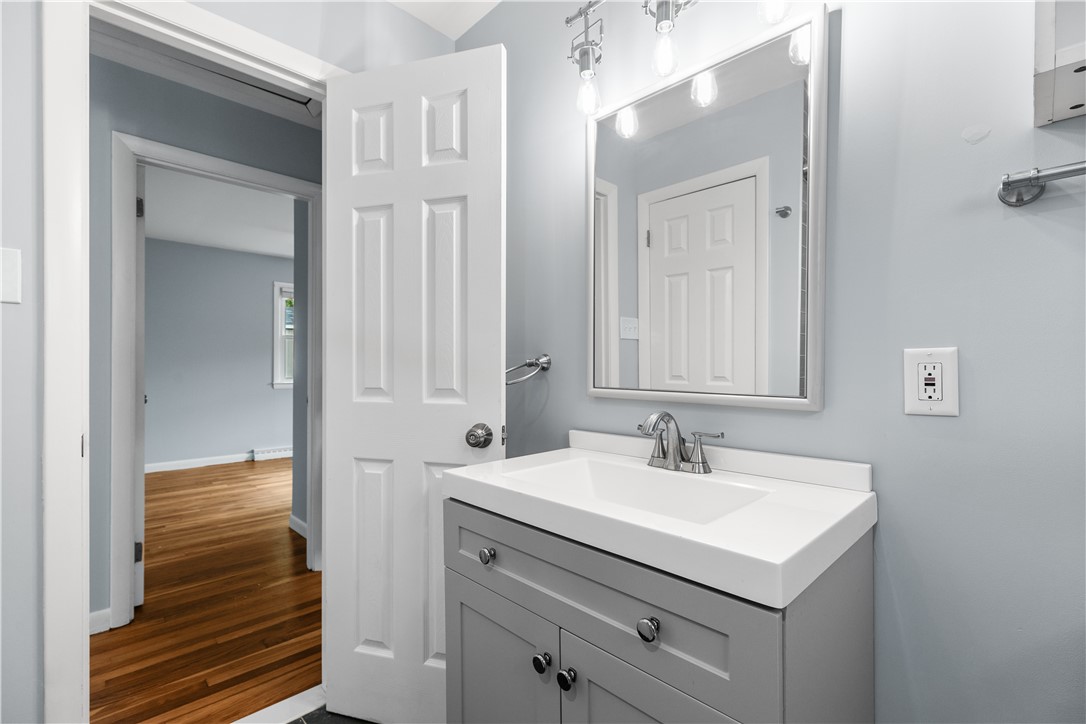 14 Wilson Road Middletown, RI 02842 - Photo 23 of 40