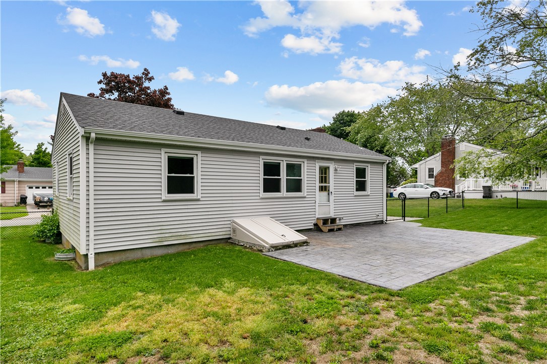 14 Wilson Road Middletown, RI 02842 - Photo 31 of 40