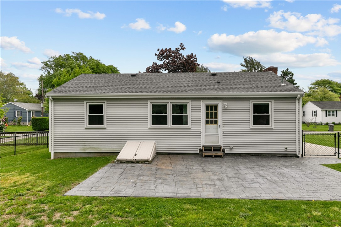 14 Wilson Road Middletown, RI 02842 - Photo 32 of 40