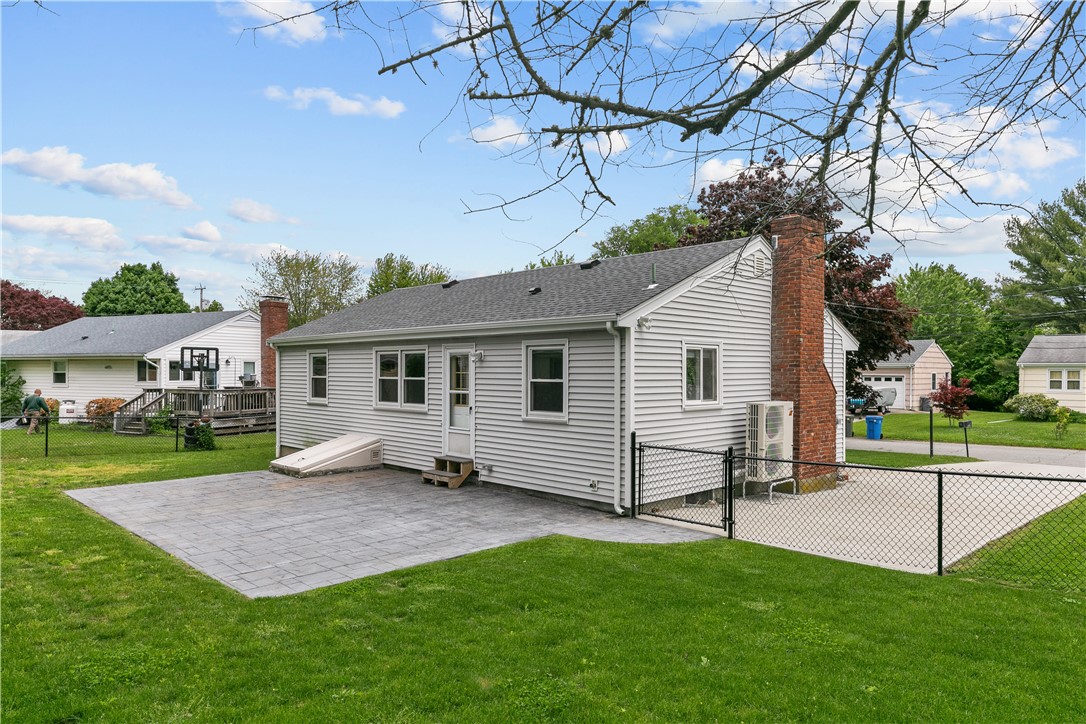 14 Wilson Road Middletown, RI 02842 - Photo 35 of 40