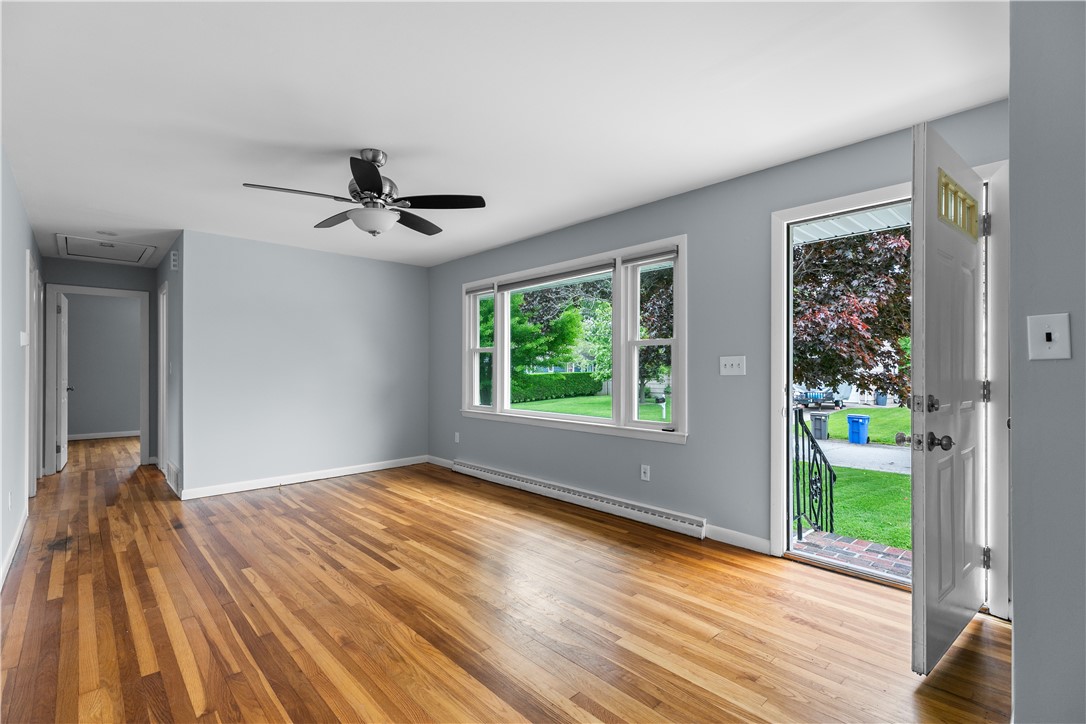 14 Wilson Road Middletown, RI 02842 - Photo 5 of 40