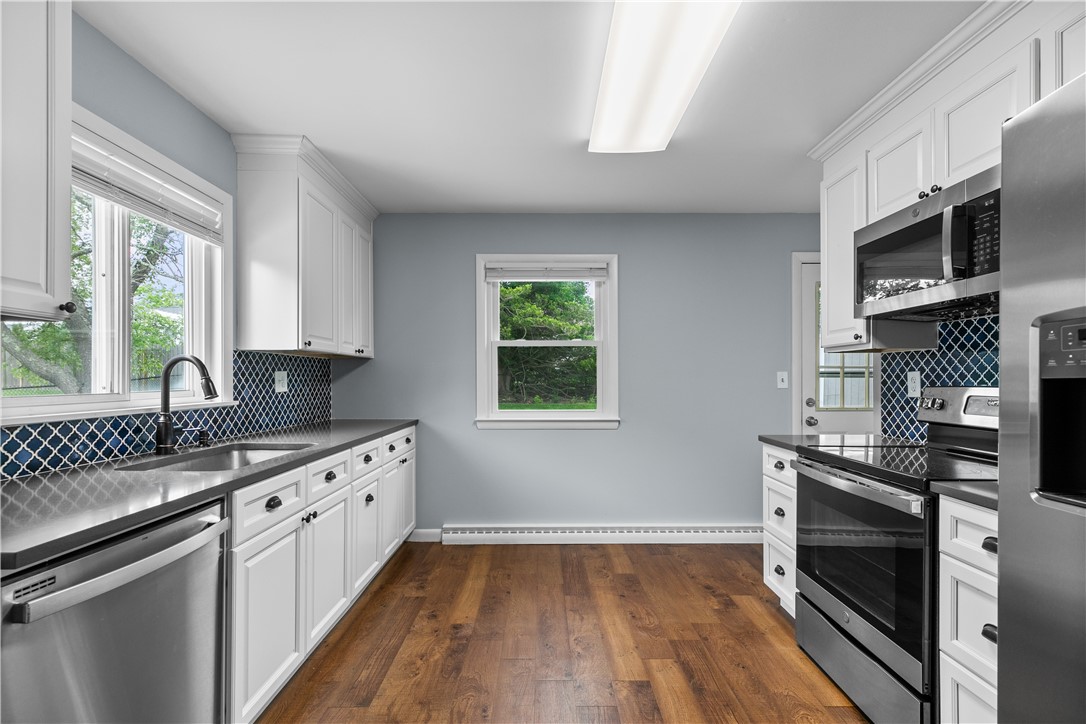 14 Wilson Road Middletown, RI 02842 - Photo 7 of 40