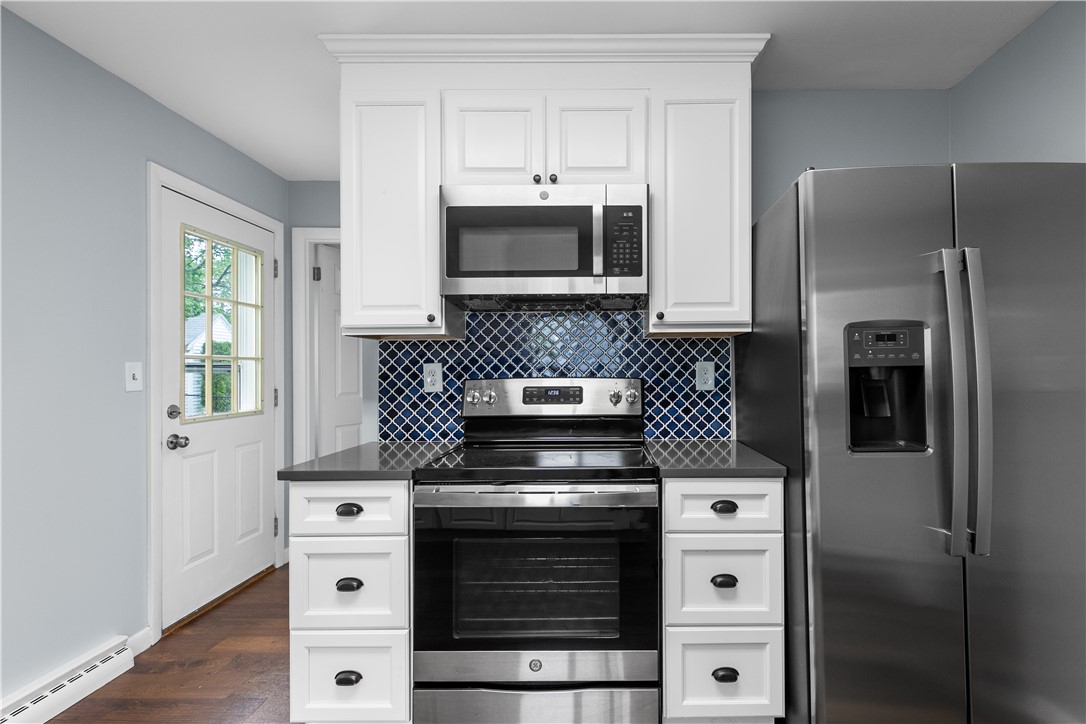 14 Wilson Road Middletown, RI 02842 - Photo 8 of 40