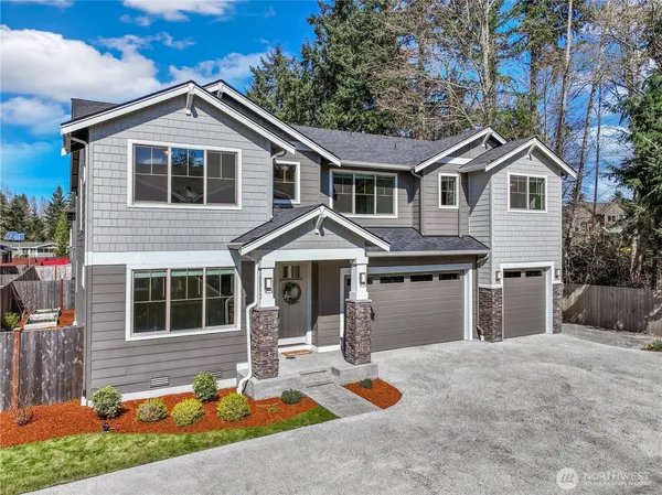 $699,950 | 16823 124th Ave Court East, Puyallup, WA 98374