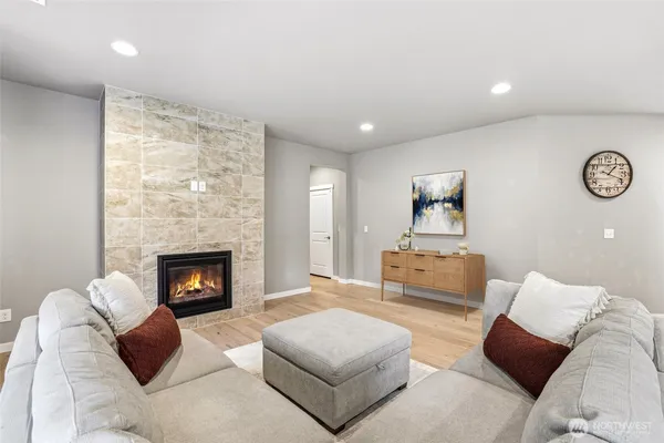 $699,950 | 16823 124th Ave Court East, Puyallup, WA 98374