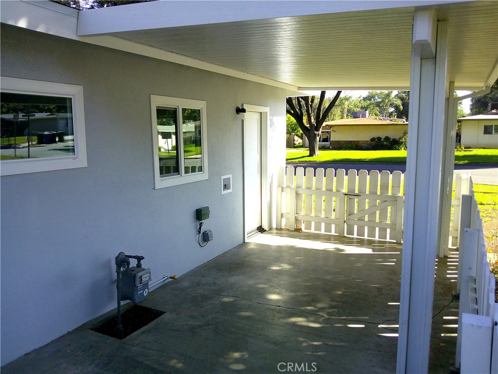 3170 Ronald Street Riverside, CA 92506 - Photo 12 of 40 kitchen door