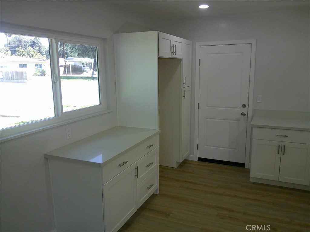 3170 Ronald Street Riverside, CA 92506 - Photo 20 of 40 kitchen