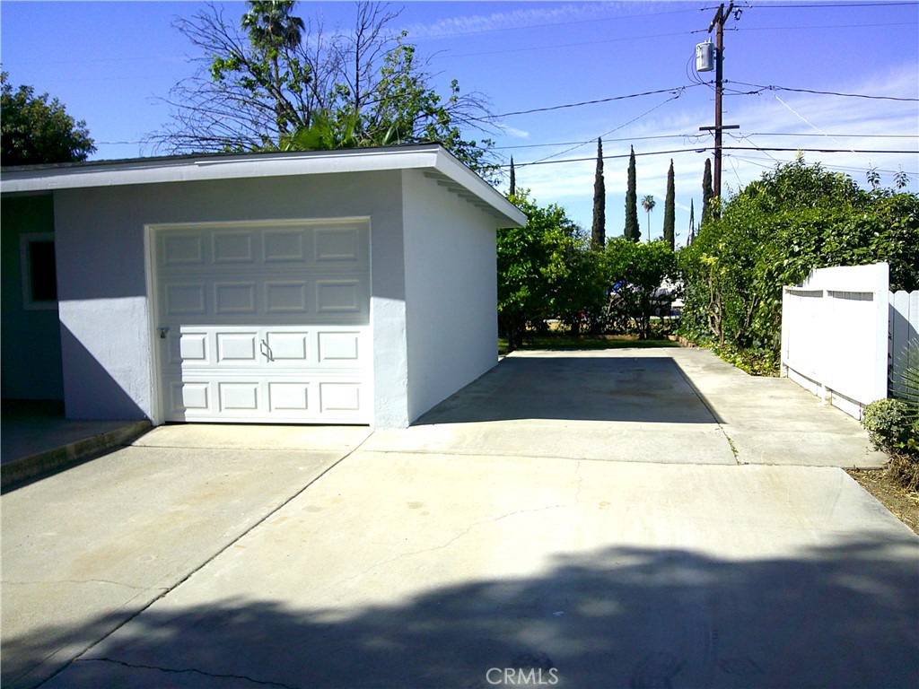 3170 Ronald Street Riverside, CA 92506 - Photo 4 of 40 RV access