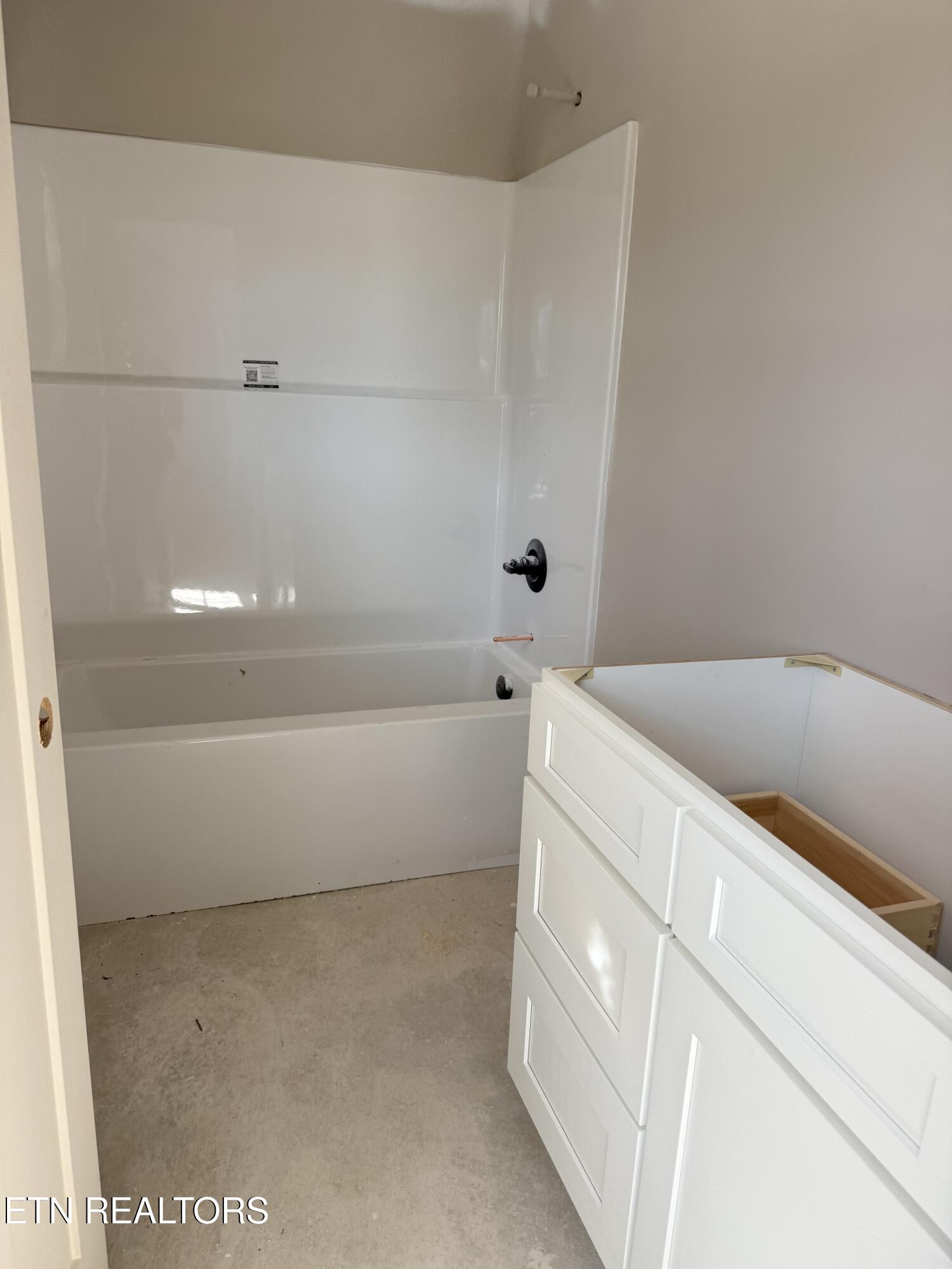 360 North Wright Road Alcoa, TN 37701 - Photo 4 of 8 Bathroom 1