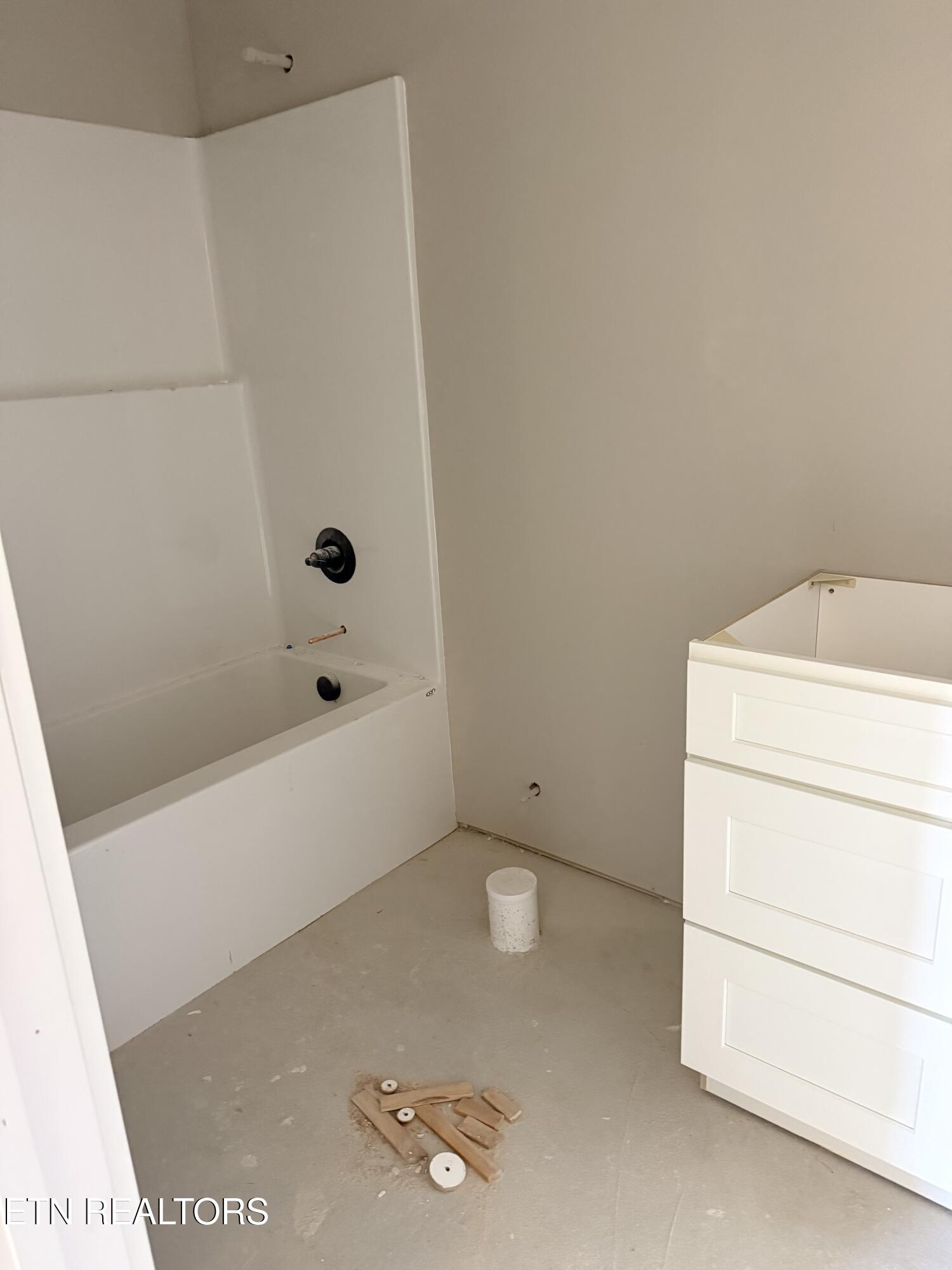 360 North Wright Road Alcoa, TN 37701 - Photo 8 of 8 Bathroom 3