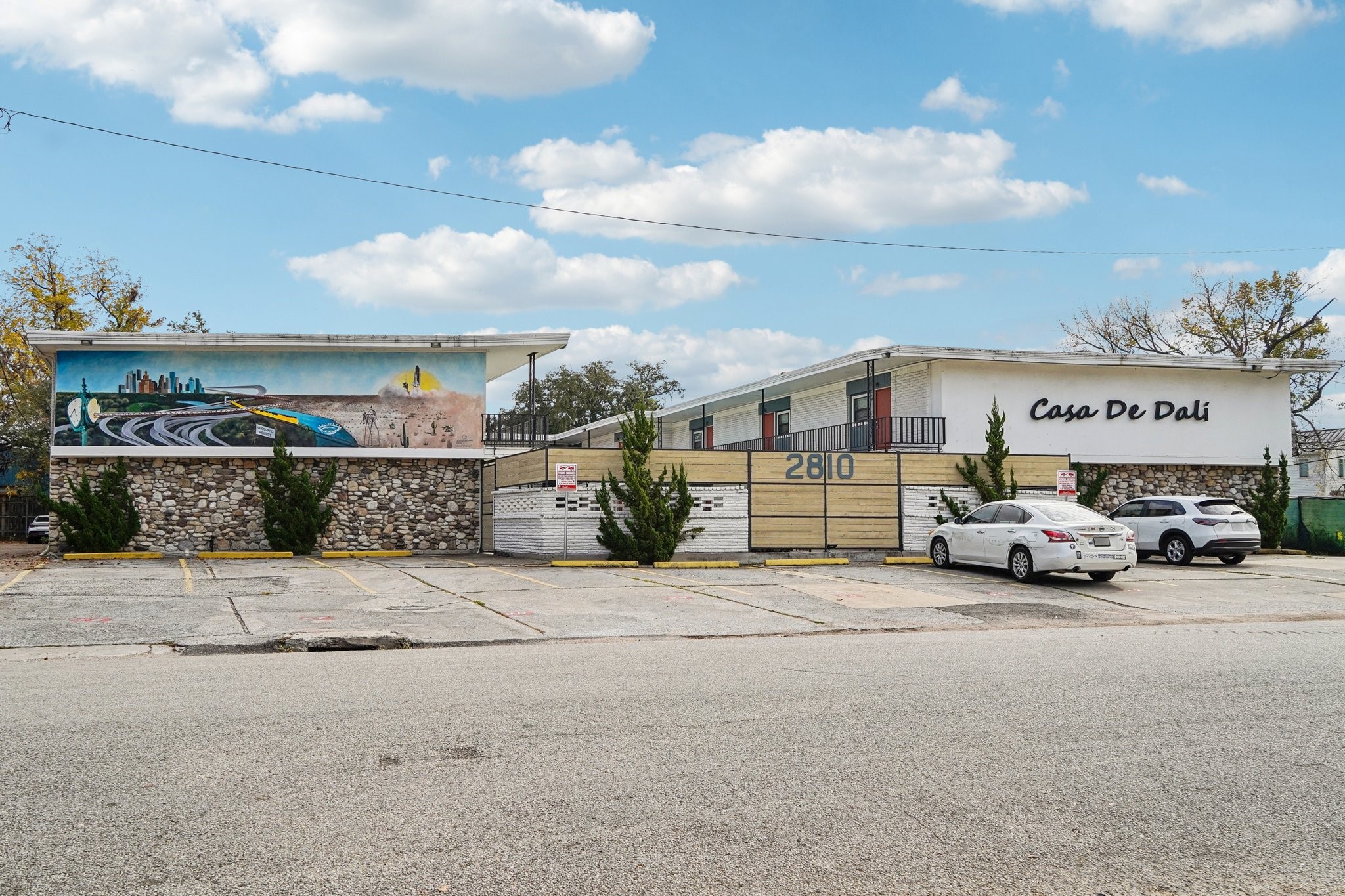 2807 Beauchamp Street, Unit 4 Houston, TX 77009 - Photo 11 of 13 2nd building across the street with community pool and hot tub.