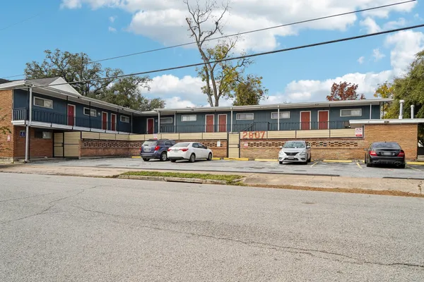 $945 | 2807 Beauchamp Street, Unit 4, Houston, TX 77009