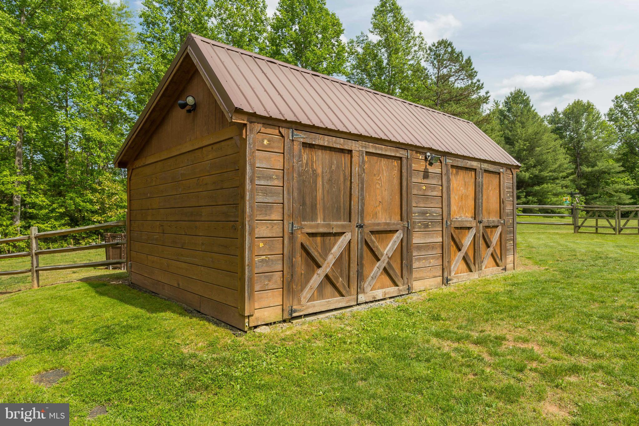 2277 Beaver Dam Road Midland, VA 22728 - Photo 25 of 30 Running/Equipment Shed
