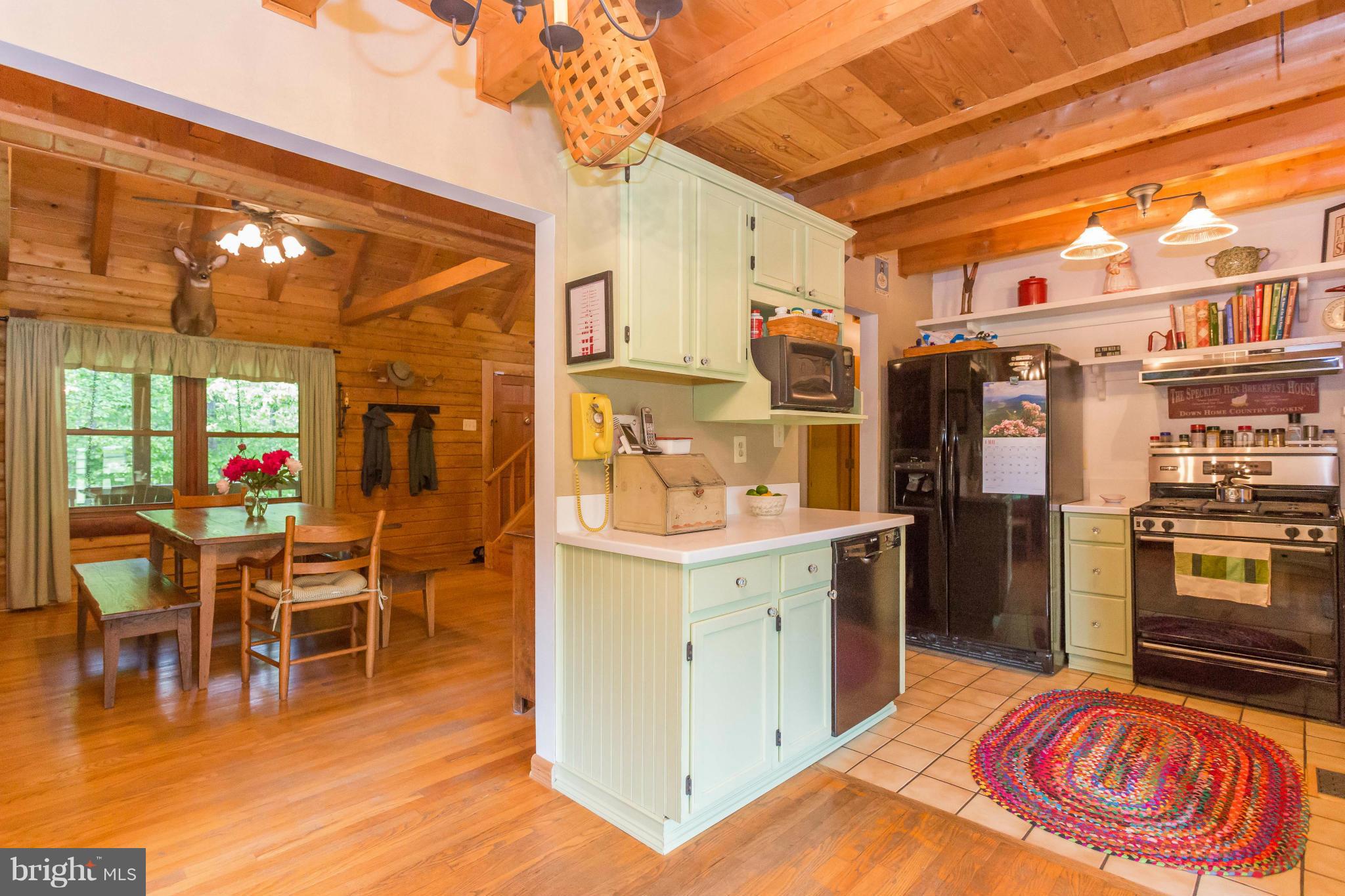 2277 Beaver Dam Road Midland, VA 22728 - Photo 5 of 30 Built in Cabinetry