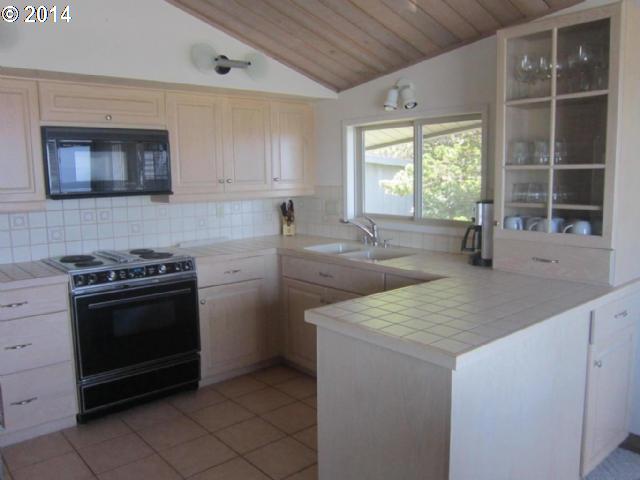 2710 Radar Road Tillamook, OR 97141 - Photo 5 of 16 Gallery Image 5