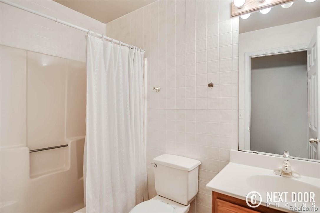 4760 West Schafer Road Pinckney, MI 48169 - Photo 22 of 28 DSC02437_Blended copy.jpg