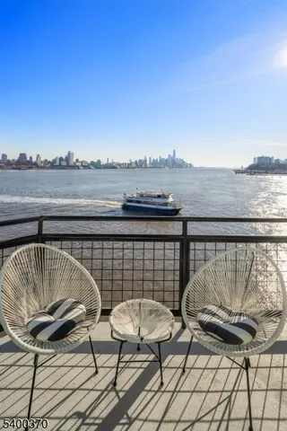 $6,500,000 | 600 Harbor Boulevard, Unit 1079, Weehawken, NJ 07086