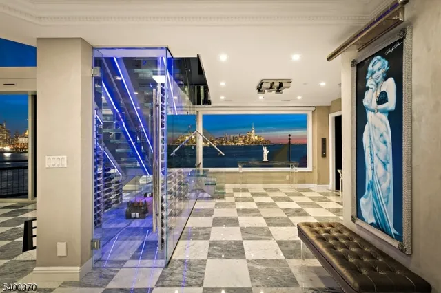 $6,500,000 | 600 Harbor Boulevard, Unit 1079, Weehawken, NJ 07086