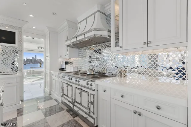 $6,500,000 | 600 Harbor Boulevard, Unit 1079, Weehawken, NJ 07086