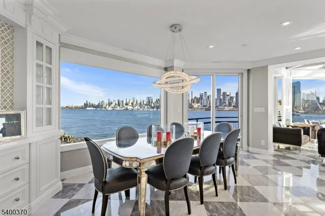 $6,500,000 | 600 Harbor Boulevard, Unit 1079, Weehawken, NJ 07086
