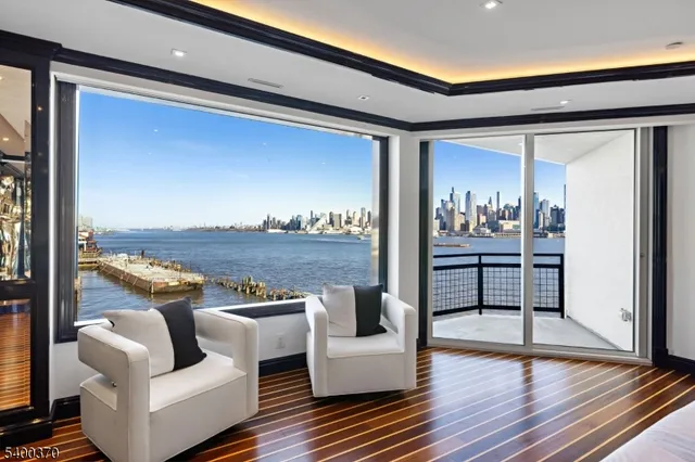 $6,500,000 | 600 Harbor Boulevard, Unit 1079, Weehawken, NJ 07086